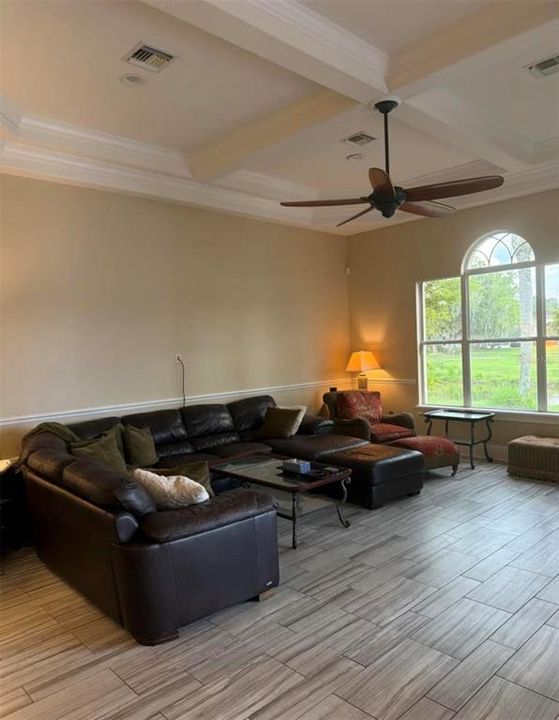 En Venta: $785,000 (5 camas, 4 baños, 4580 Pies cuadrados)