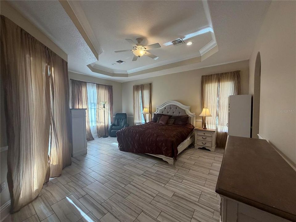 En Venta: $785,000 (5 camas, 4 baños, 4580 Pies cuadrados)