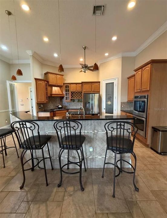 En Venta: $785,000 (5 camas, 4 baños, 4580 Pies cuadrados)