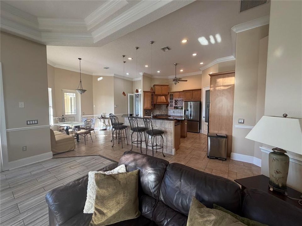 En Venta: $785,000 (5 camas, 4 baños, 4580 Pies cuadrados)