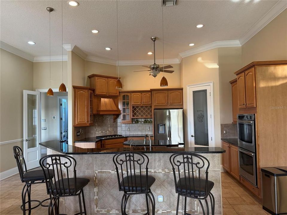 En Venta: $785,000 (5 camas, 4 baños, 4580 Pies cuadrados)