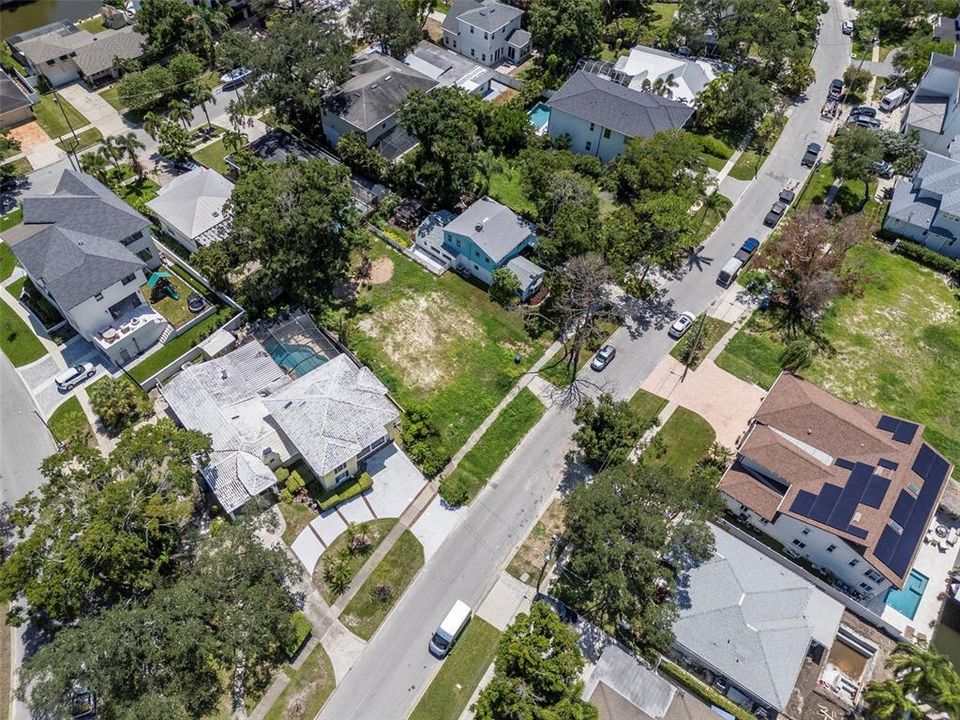 合同活跃: $815,000 (0.18 acres)
