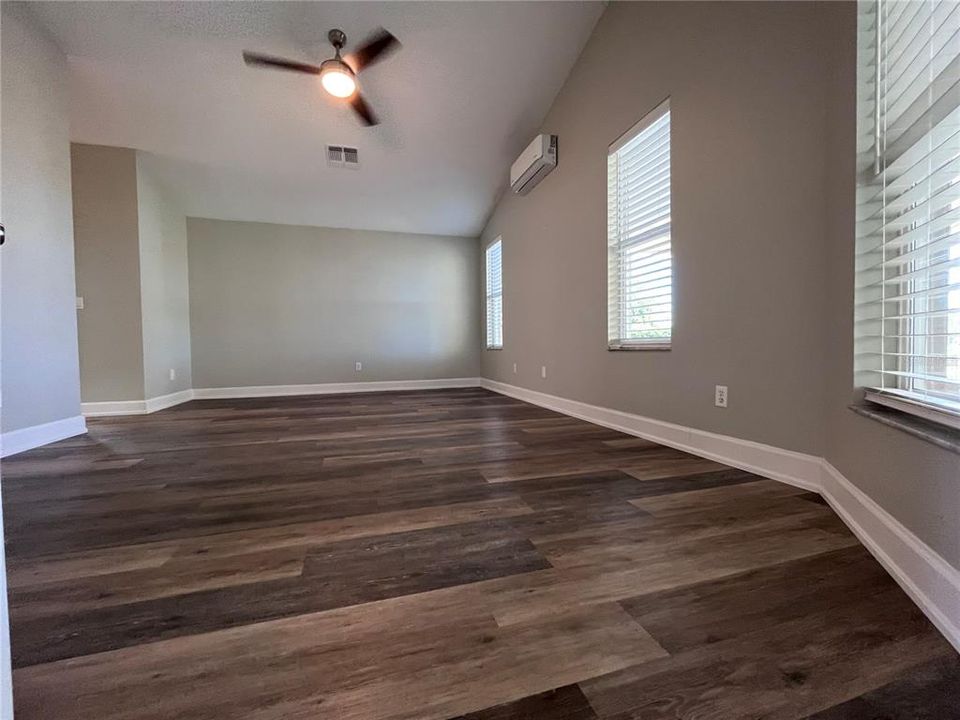For Rent: $2,650 (3 beds, 2 baths, 1835 Square Feet)