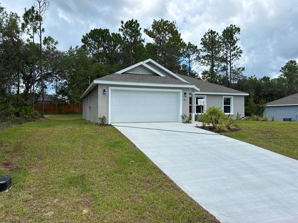 Active With Contract: $249,900 (3 beds, 2 baths, 1405 Square Feet)