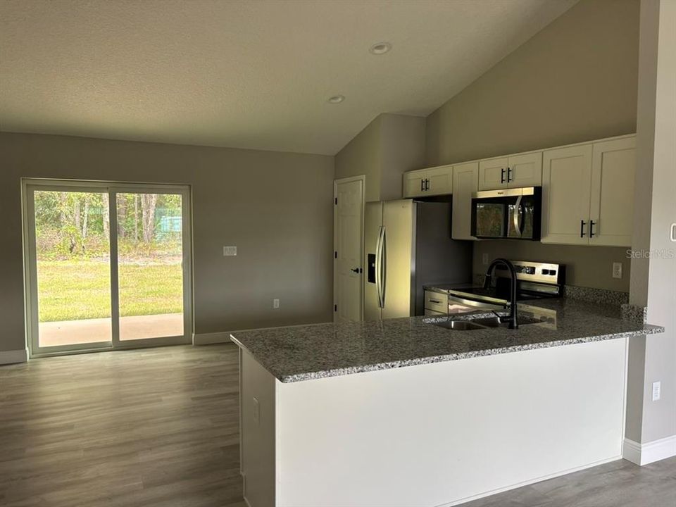 Active With Contract: $249,900 (3 beds, 2 baths, 1405 Square Feet)
