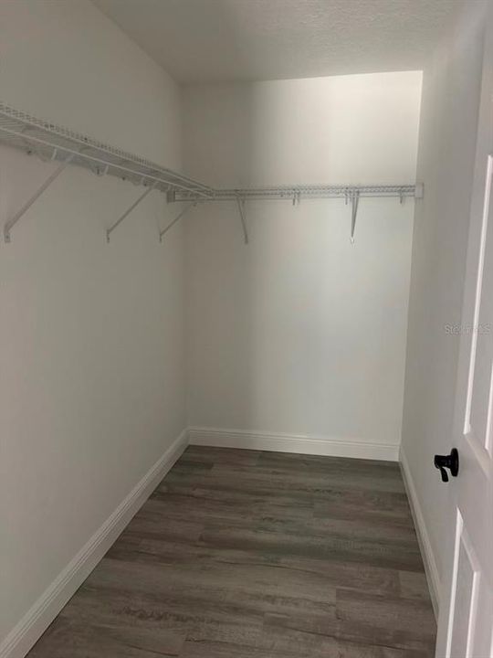 Active With Contract: $249,900 (3 beds, 2 baths, 1405 Square Feet)