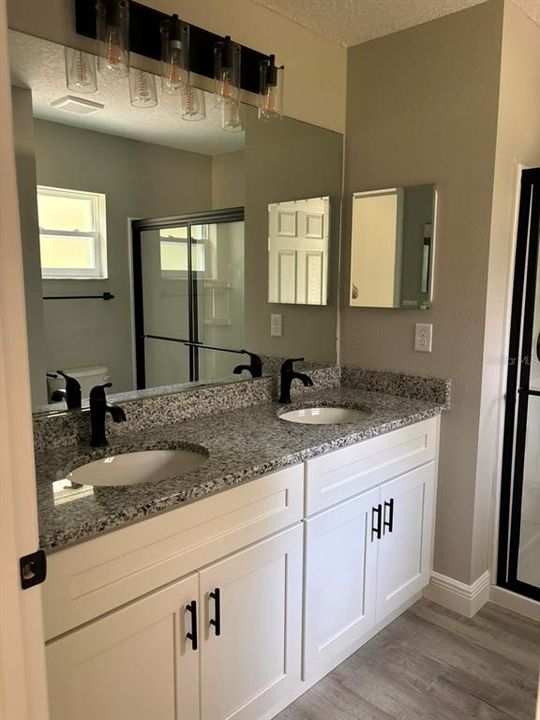 Active With Contract: $249,900 (3 beds, 2 baths, 1405 Square Feet)