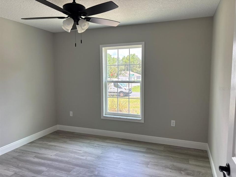 Active With Contract: $249,900 (3 beds, 2 baths, 1405 Square Feet)