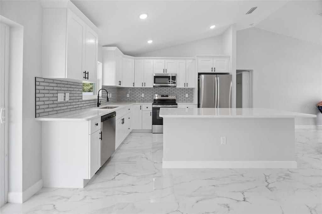 For Sale: $304,999 (3 beds, 2 baths, 1399 Square Feet)