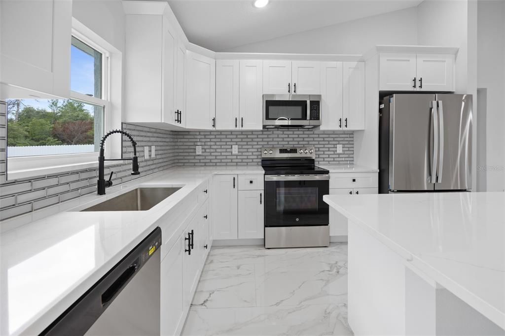 For Sale: $304,999 (3 beds, 2 baths, 1399 Square Feet)