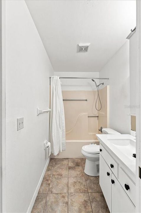 For Sale: $224,900 (2 beds, 2 baths, 1045 Square Feet)