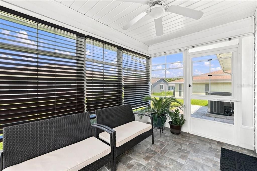 For Sale: $224,900 (2 beds, 2 baths, 1045 Square Feet)