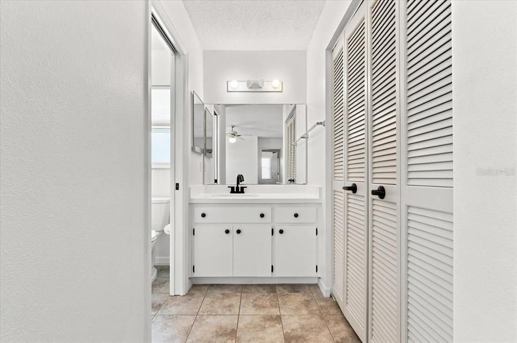 For Sale: $224,900 (2 beds, 2 baths, 1045 Square Feet)