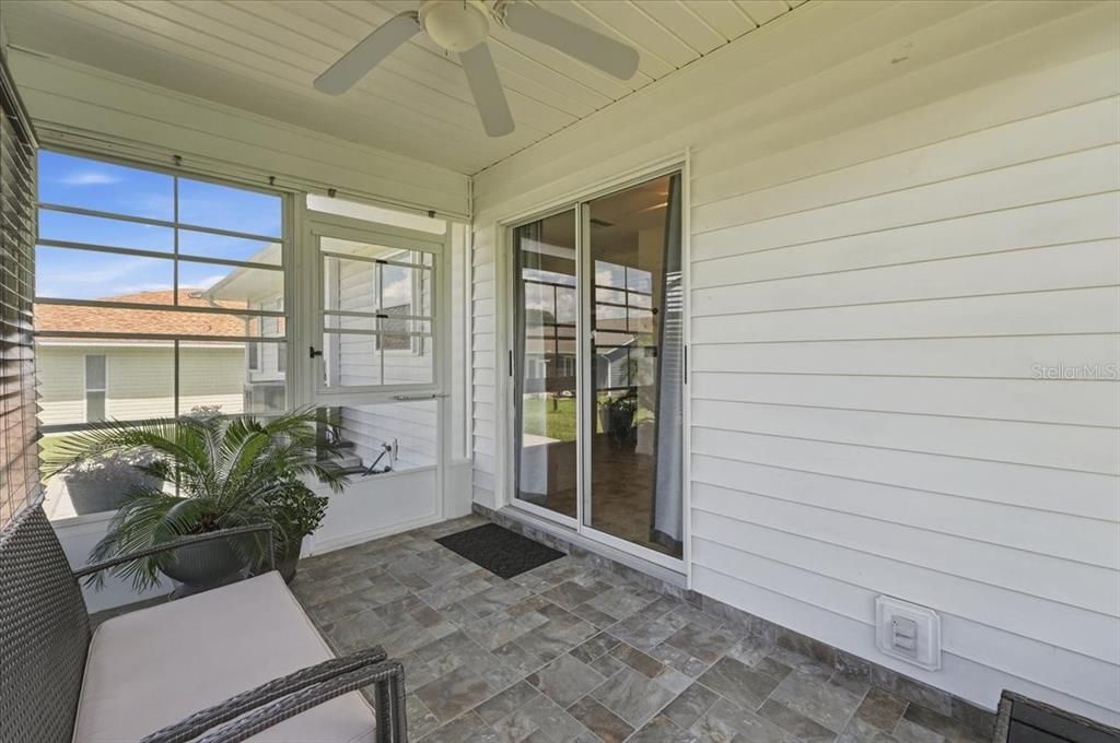 For Sale: $224,900 (2 beds, 2 baths, 1045 Square Feet)