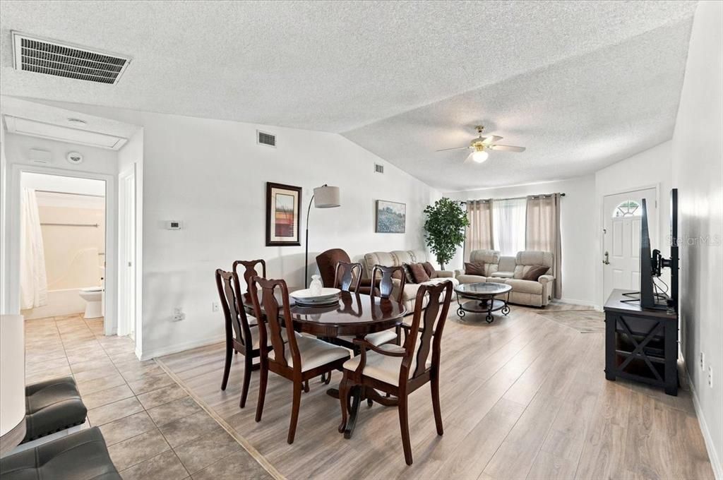 For Sale: $224,900 (2 beds, 2 baths, 1045 Square Feet)