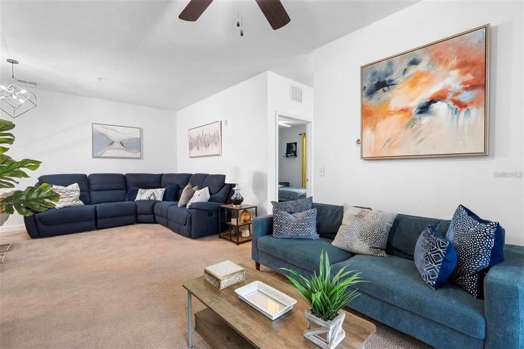 For Rent: $2,300 (3 beds, 2 baths, 1269 Square Feet)