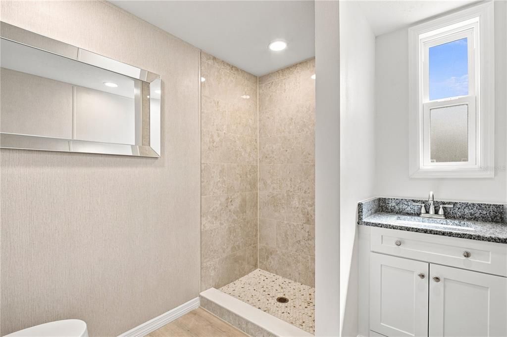 For Sale: $128,000 (2 beds, 2 baths, 768 Square Feet)