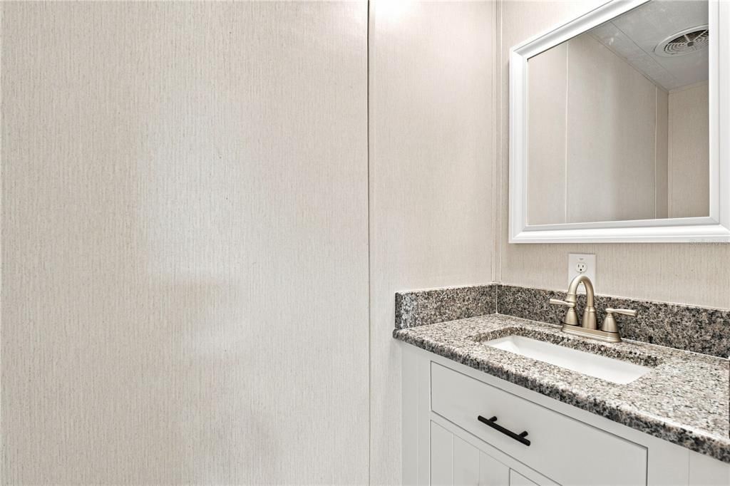 For Sale: $128,000 (2 beds, 2 baths, 768 Square Feet)