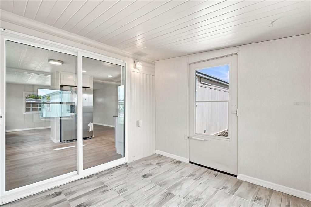 For Sale: $128,000 (2 beds, 2 baths, 768 Square Feet)
