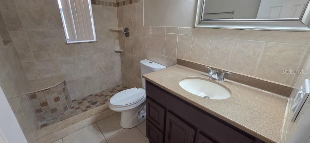 На продажу: $299,900 (3 спален, 1 ванн, 1164 Квадратных фут)