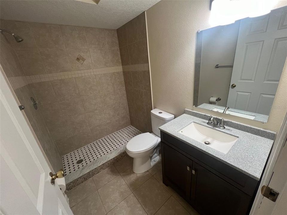 For Rent: $1,800 (2 beds, 2 baths, 900 Square Feet)