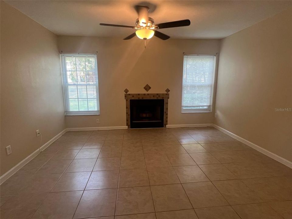 For Rent: $1,800 (2 beds, 2 baths, 900 Square Feet)
