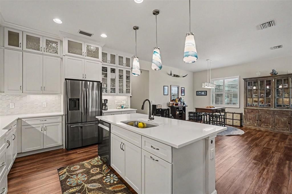 For Sale: $650,000 (4 beds, 2 baths, 2310 Square Feet)