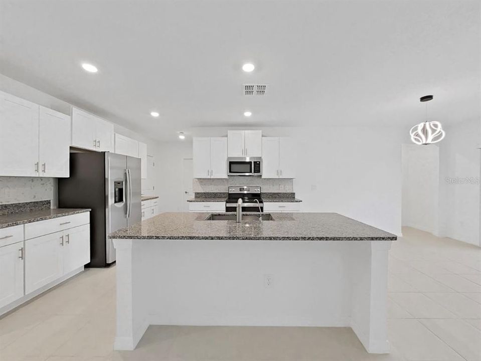 En Venta: $458,900 (6 camas, 3 baños, 3092 Pies cuadrados)