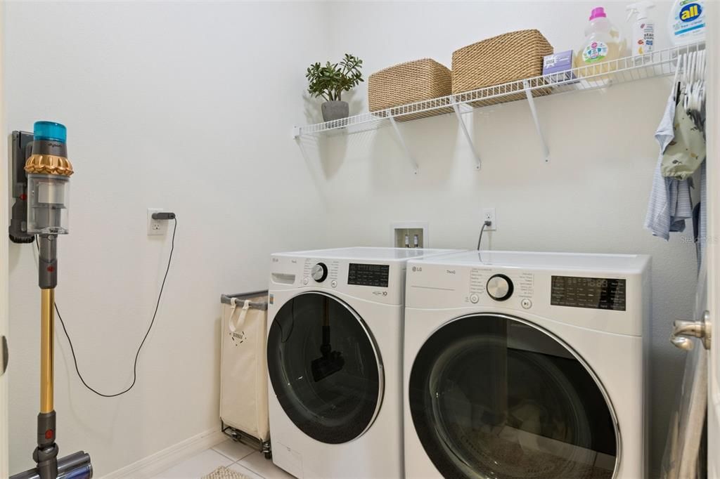 En Venta: $825,000 (4 camas, 2 baños, 2917 Pies cuadrados)