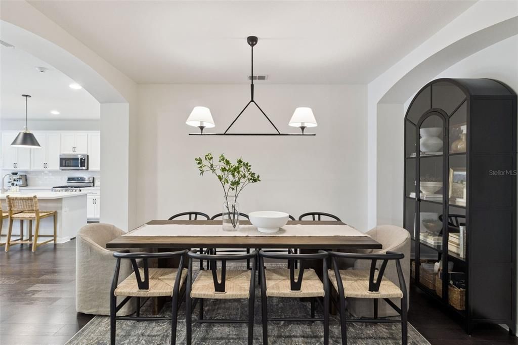 En Venta: $825,000 (4 camas, 2 baños, 2917 Pies cuadrados)