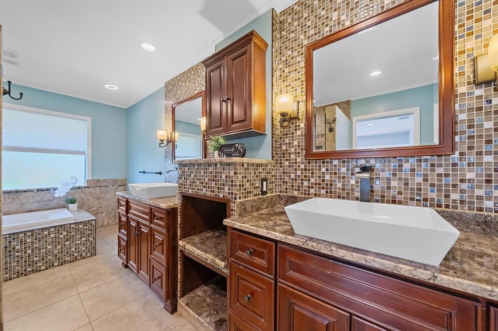 На продажу: $649,999 (3 спален, 2 ванн, 2470 Квадратных фут)
