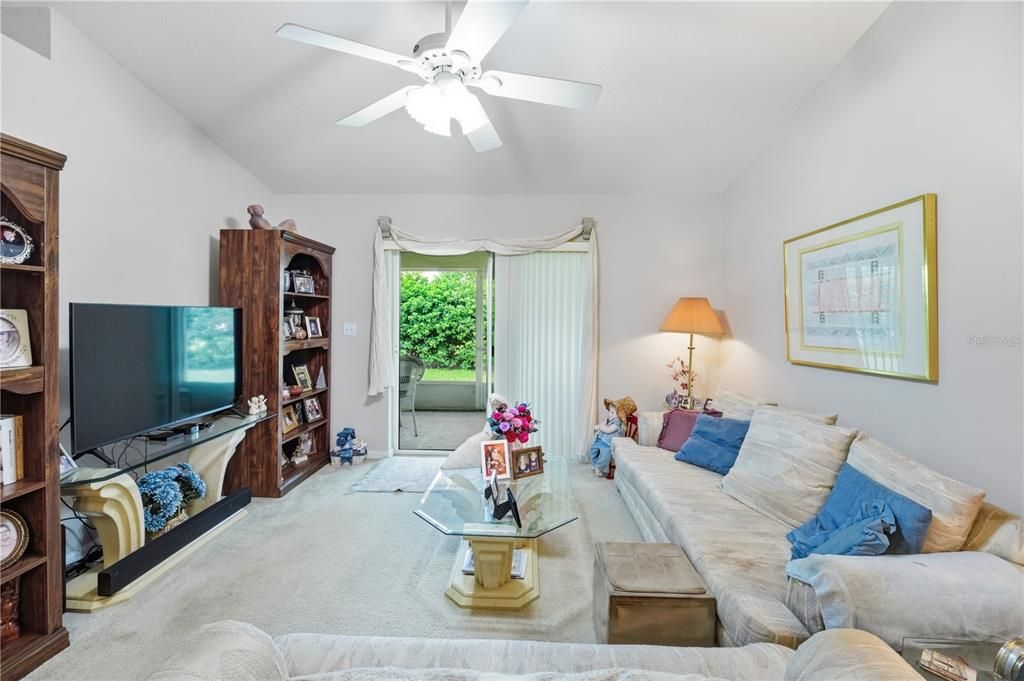 En Venta: $265,000 (2 camas, 2 baños, 1257 Pies cuadrados)