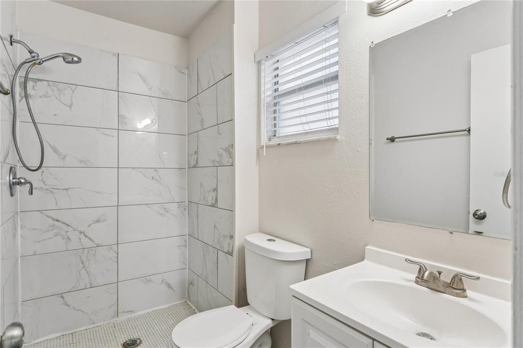 En Venta: $369,900 (3 camas, 2 baños, 1219 Pies cuadrados)