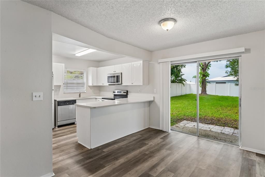 En Venta: $369,900 (3 camas, 2 baños, 1219 Pies cuadrados)