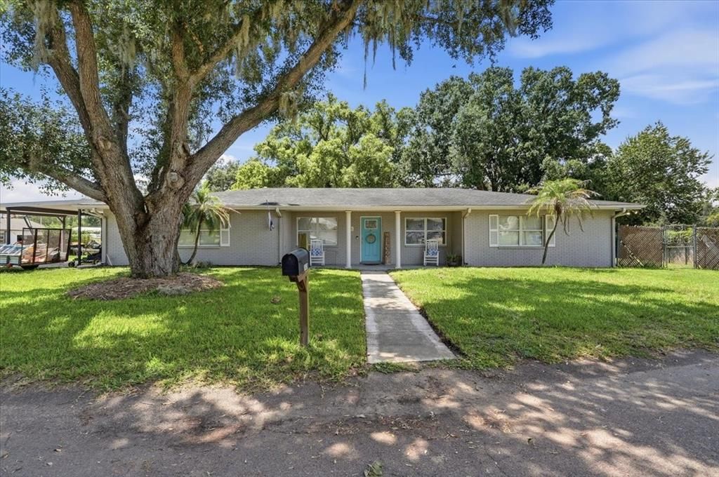 En Venta: $385,000 (5 camas, 2 baños, 2084 Pies cuadrados)
