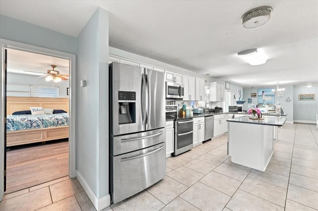 En Venta: $385,000 (5 camas, 2 baños, 2084 Pies cuadrados)