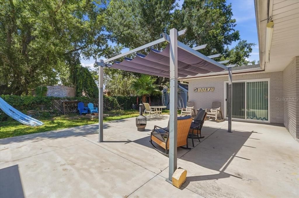 En Venta: $385,000 (5 camas, 2 baños, 2084 Pies cuadrados)