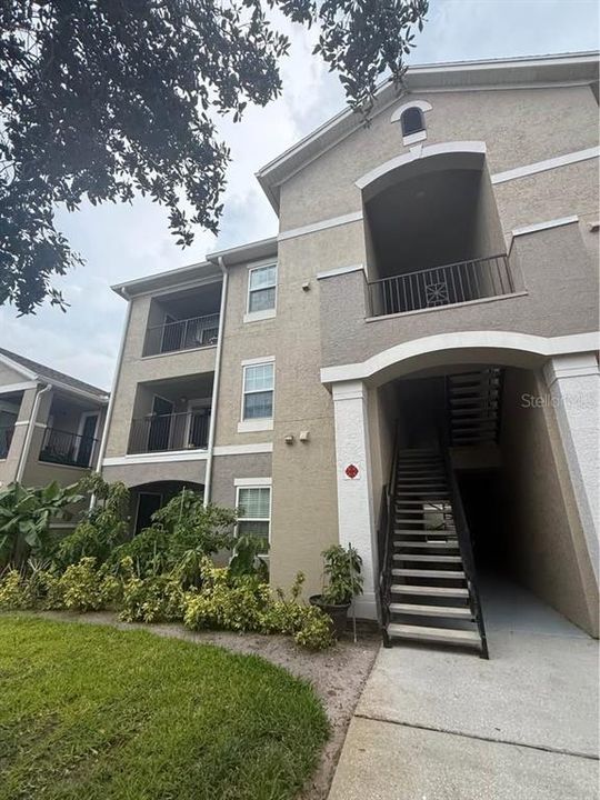 For Rent: $1,395 (1 beds, 1 baths, 856 Square Feet)