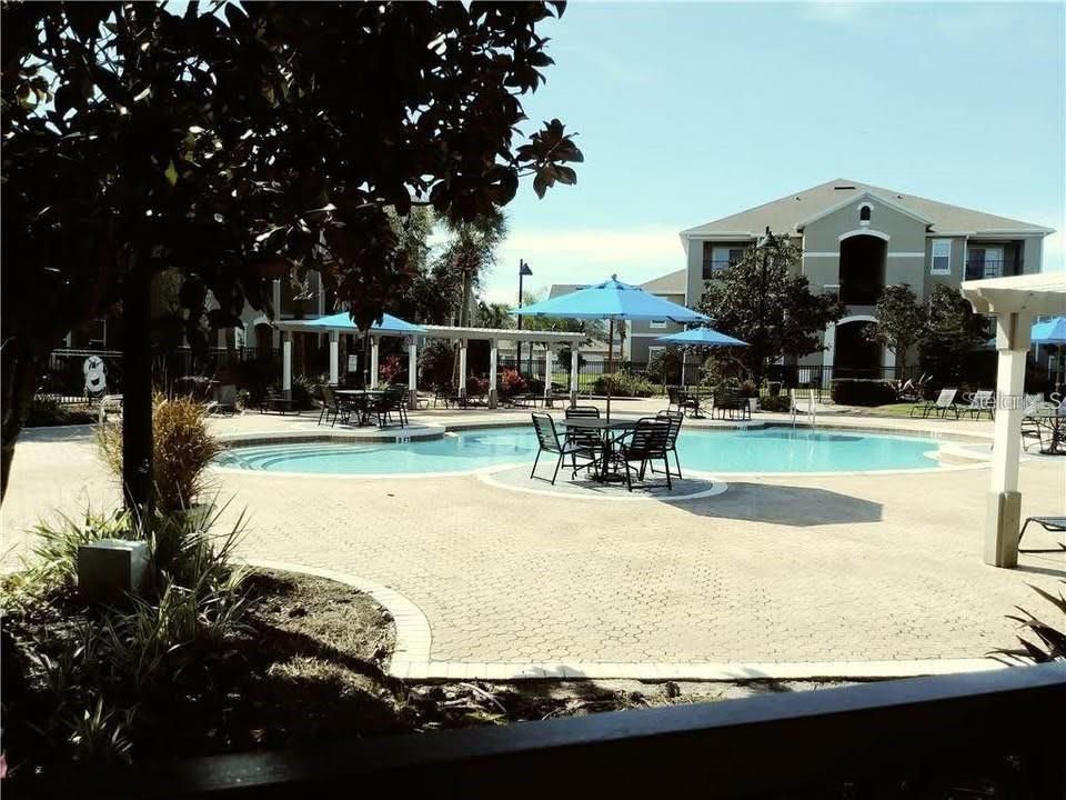 For Rent: $1,395 (1 beds, 1 baths, 856 Square Feet)