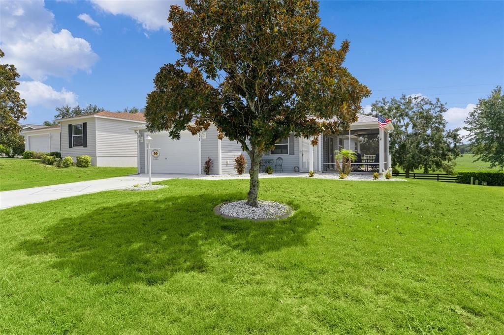 For Sale: $339,900 (2 beds, 2 baths, 1143 Square Feet)