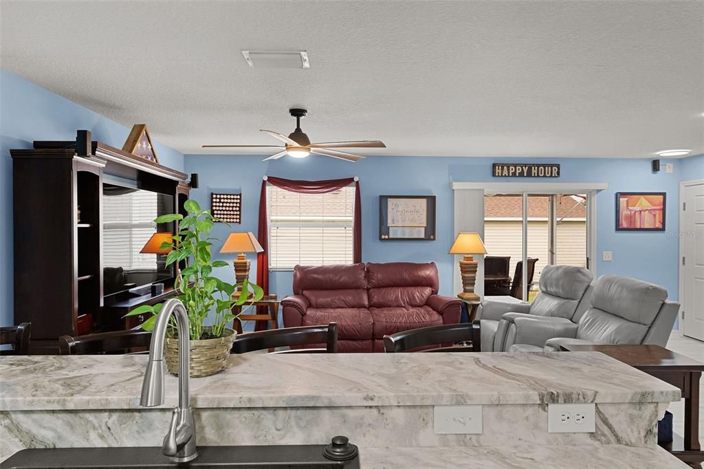 For Sale: $339,900 (2 beds, 2 baths, 1143 Square Feet)