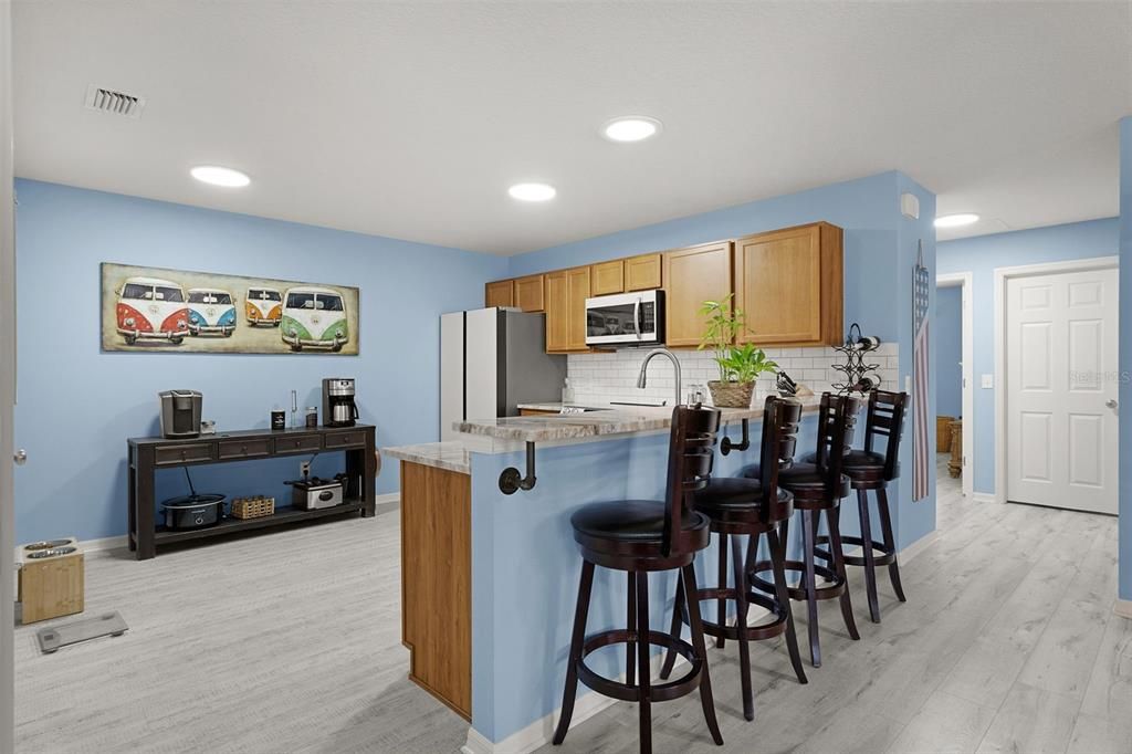 For Sale: $339,900 (2 beds, 2 baths, 1143 Square Feet)