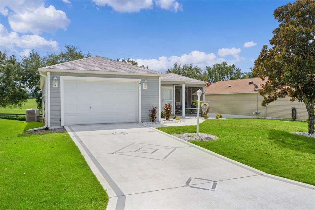 For Sale: $339,900 (2 beds, 2 baths, 1143 Square Feet)