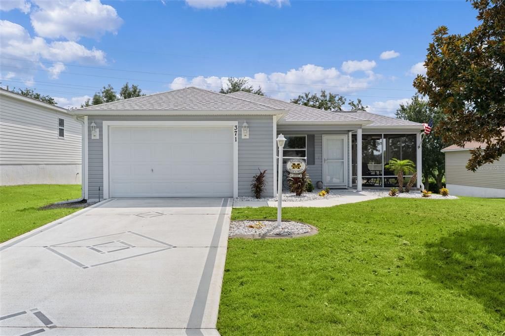 For Sale: $339,900 (2 beds, 2 baths, 1143 Square Feet)