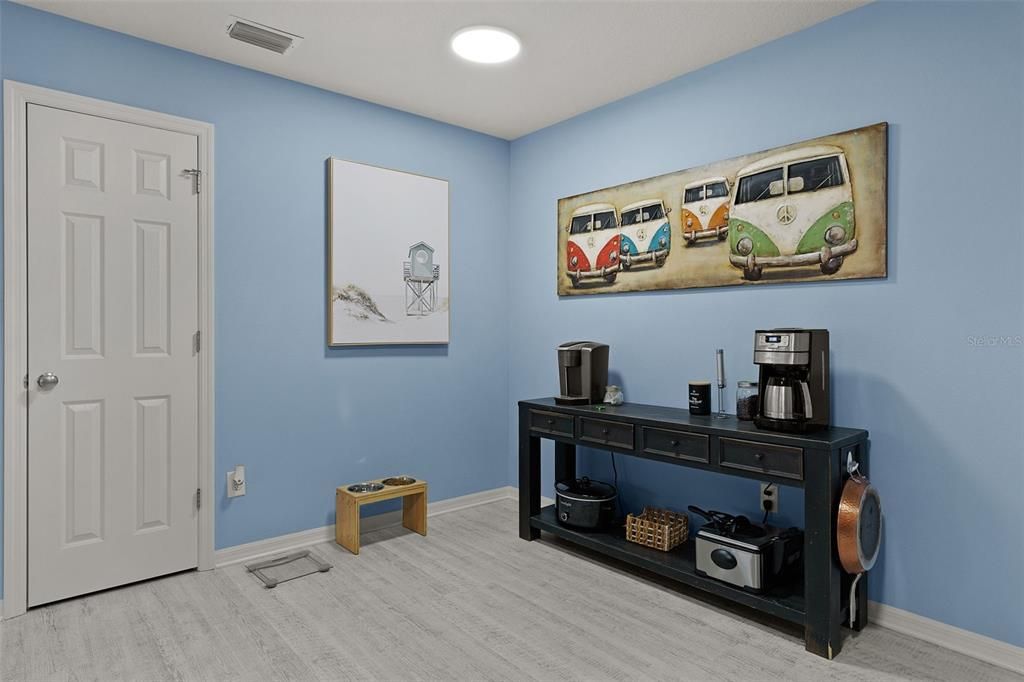 For Sale: $339,900 (2 beds, 2 baths, 1143 Square Feet)