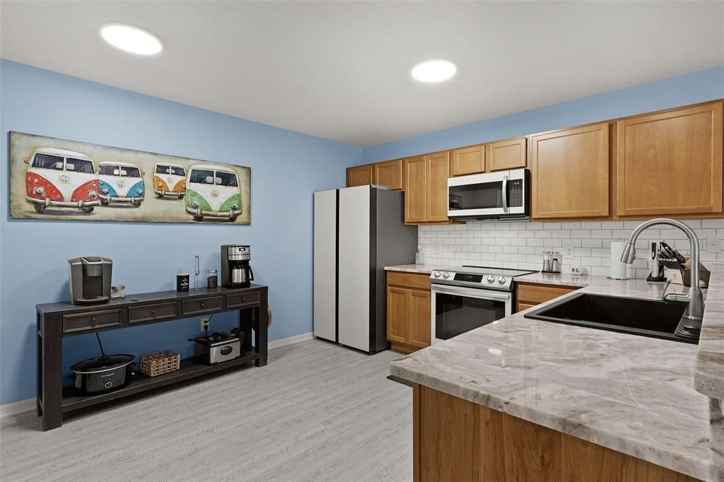 For Sale: $339,900 (2 beds, 2 baths, 1143 Square Feet)