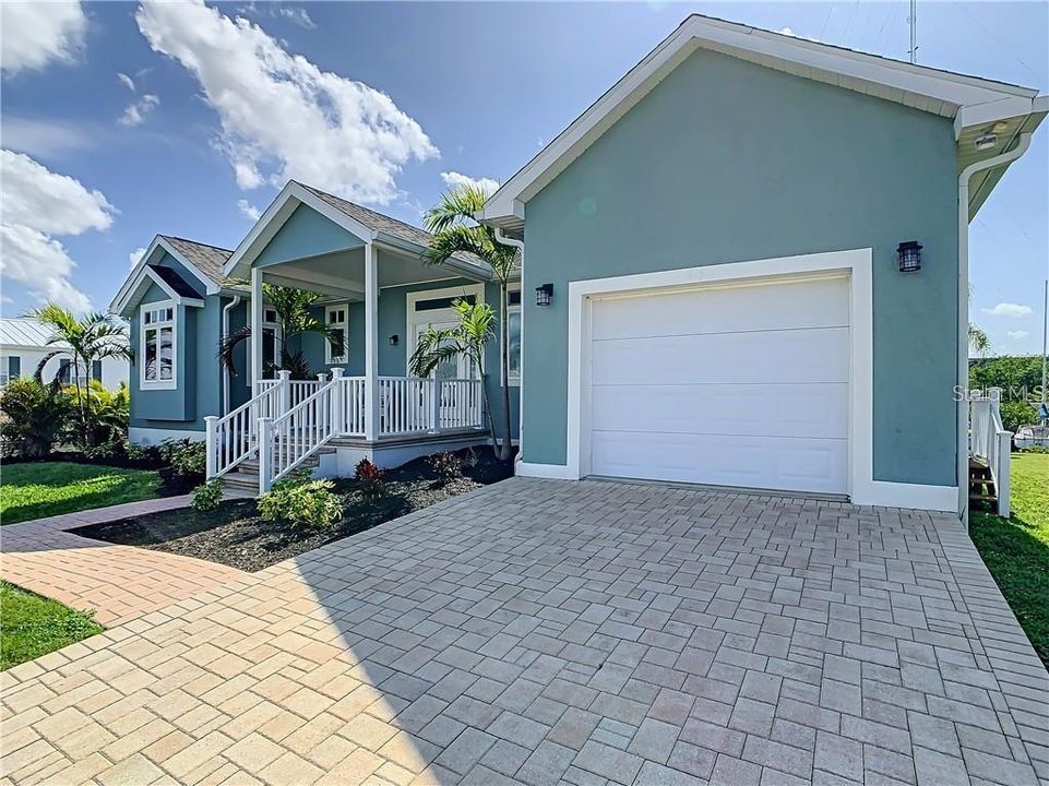 For Rent: $1,900 (3 beds, 2 baths, 1820 Square Feet)