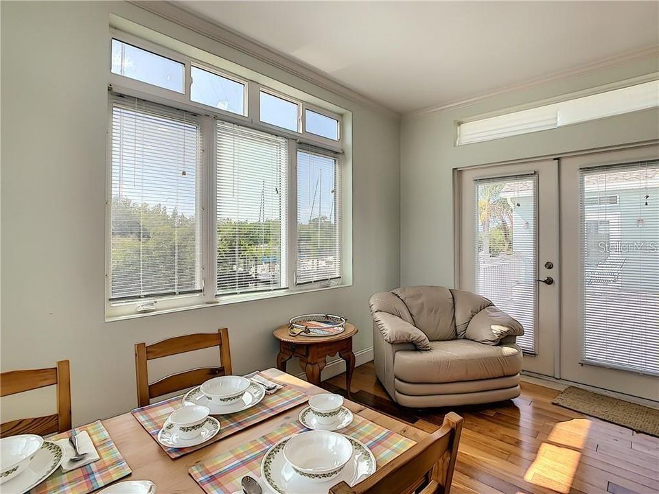 For Rent: $1,900 (3 beds, 2 baths, 1820 Square Feet)