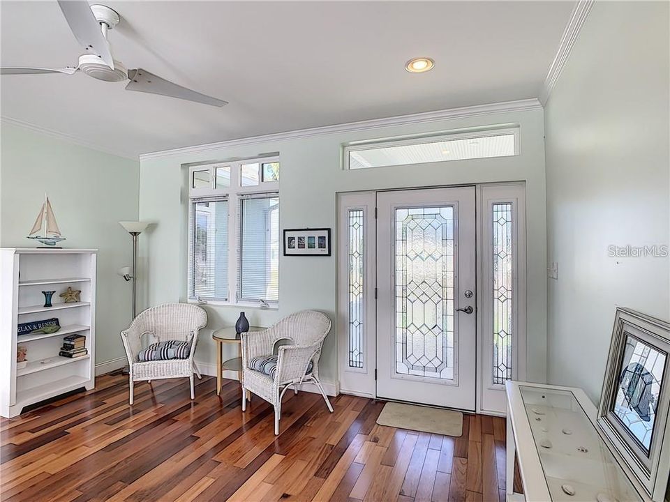 For Rent: $1,900 (3 beds, 2 baths, 1820 Square Feet)