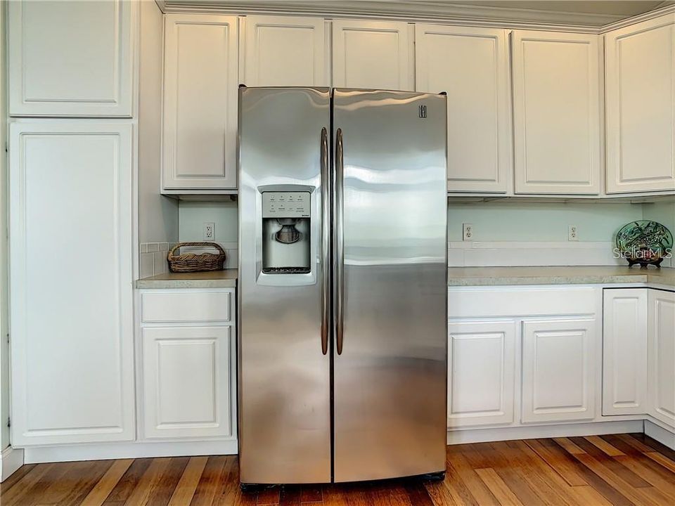 For Rent: $1,900 (3 beds, 2 baths, 1820 Square Feet)